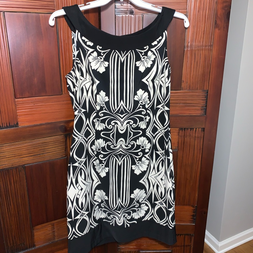 Sleeveless/Sheath Dress